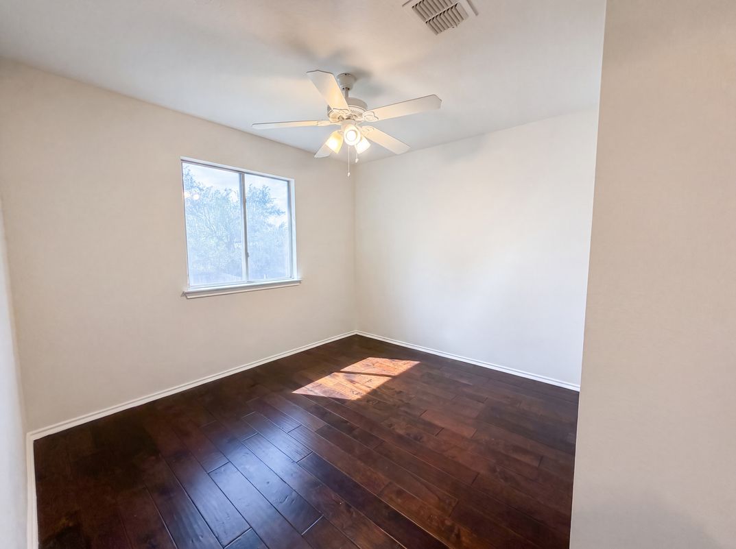 Photo 10 of 22 of 5810 Vasey Blvd, Austin, TX