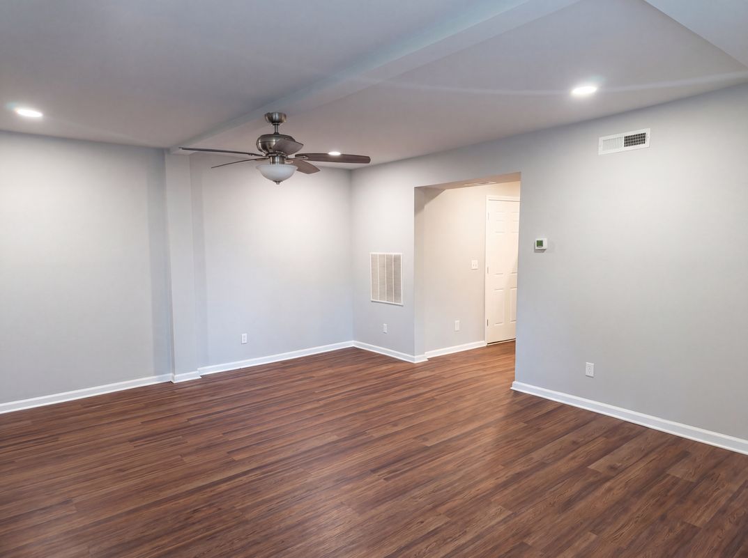 Photo 9 of 24 of 316 W Commerce St, Smyrna, DE
