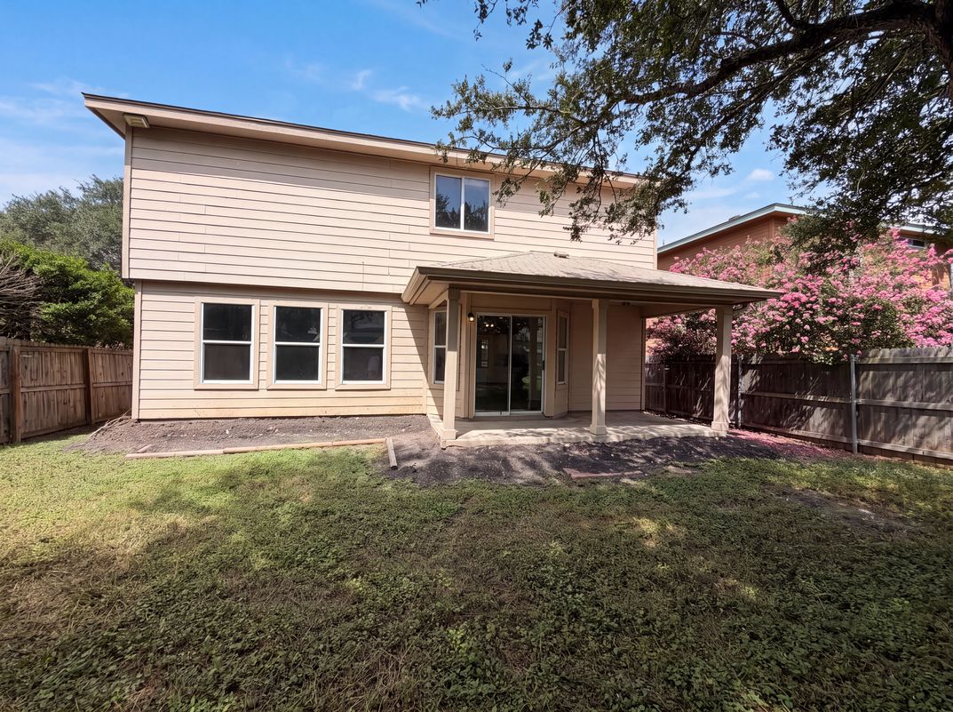 Photo 5 of 18 of 2648 Hunt St, New Braunfels, TX