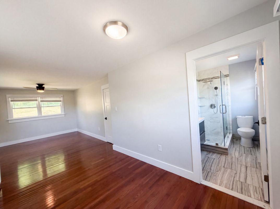 Photo 4 of 24 of 6515 Carriage Dr, Alexandria, VA