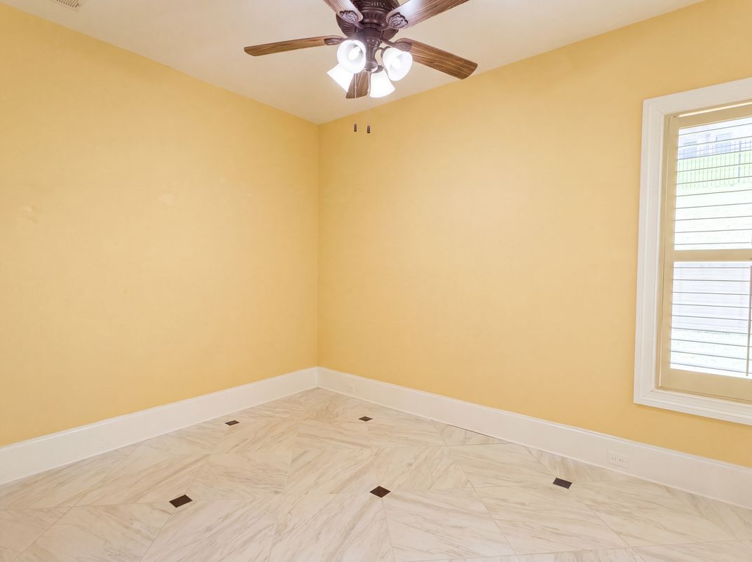 Photo 4 of 41 of 332 Warwick Pl, McDonough, GA