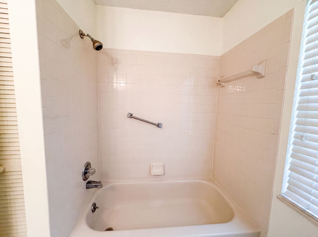 Photo 13 of 19 of 228 Bob White Ct, Daytona Beach, FL