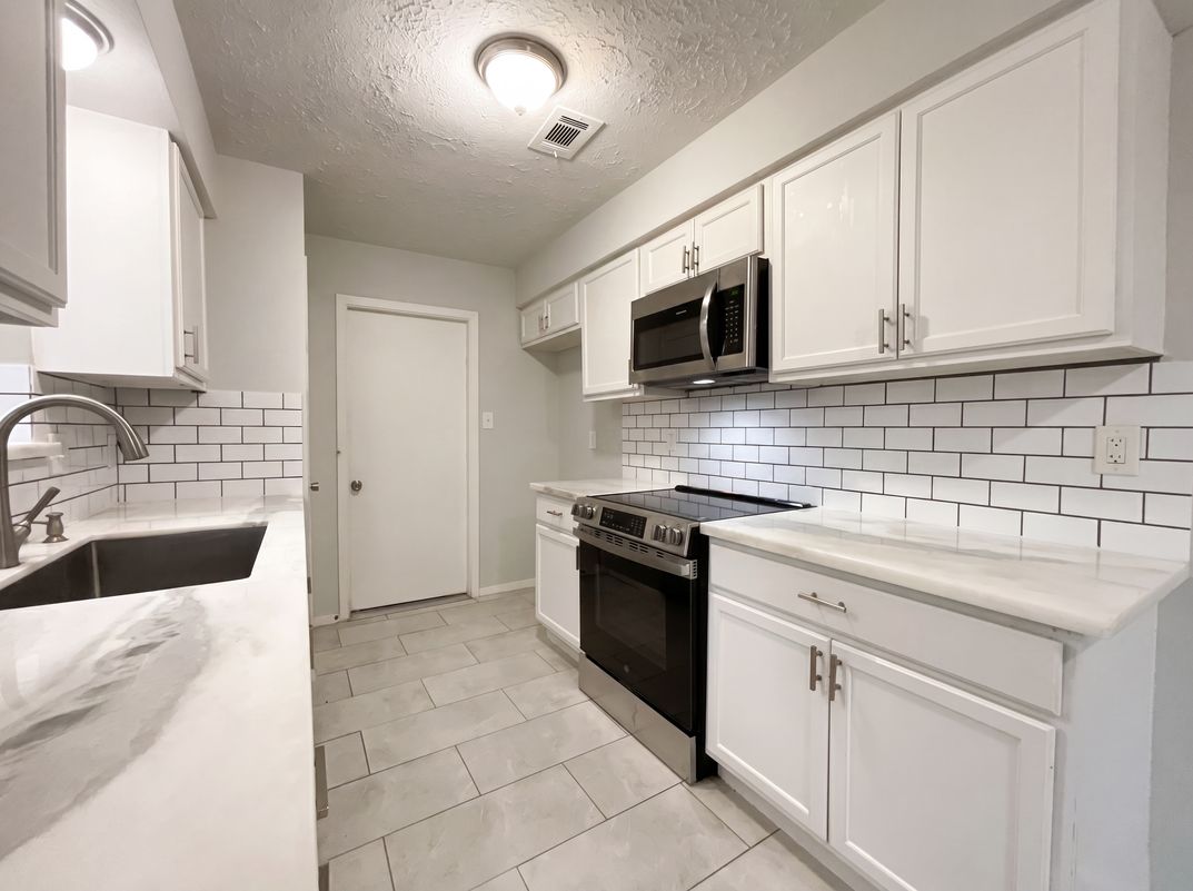 Photo 2 of 16 of 23110 Pennsgrove Rd, Spring, TX