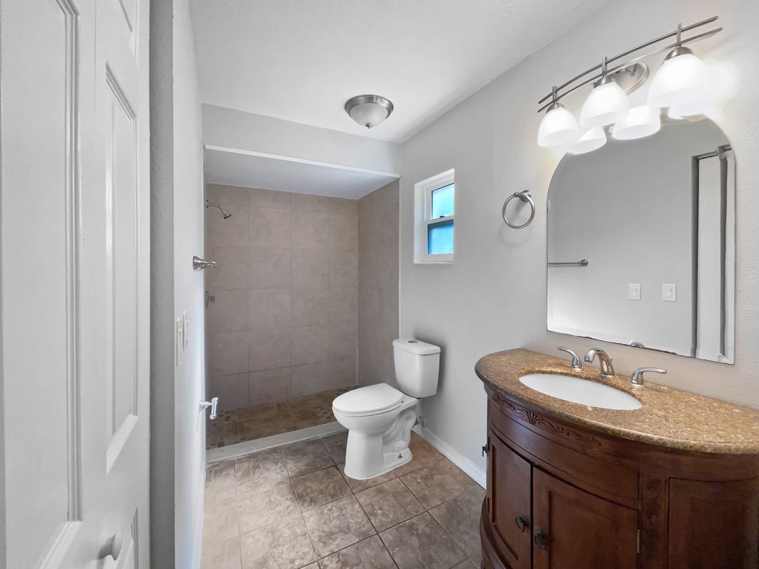 Photo 13 of 22 of 831 Haulover Dr, Altamonte Springs, FL