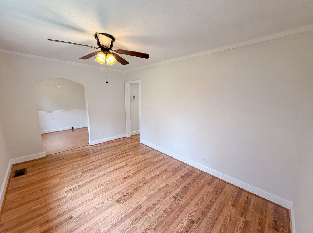 Photo 3 of 23 of 1521 Herrin Ave, Charlotte, NC