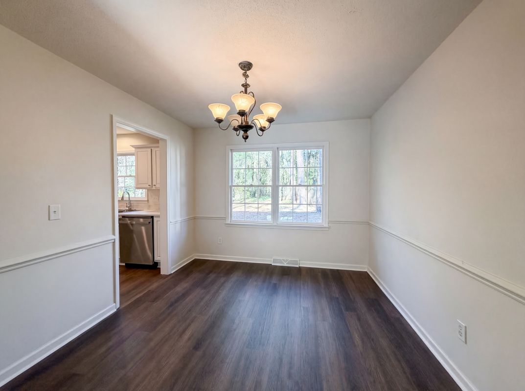Photo 7 of 22 of 102 Brailsford Rd, Summerville, SC