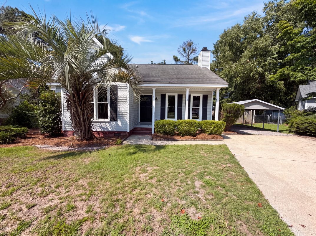Property photo 1 of 153 Courtney Oak Dr