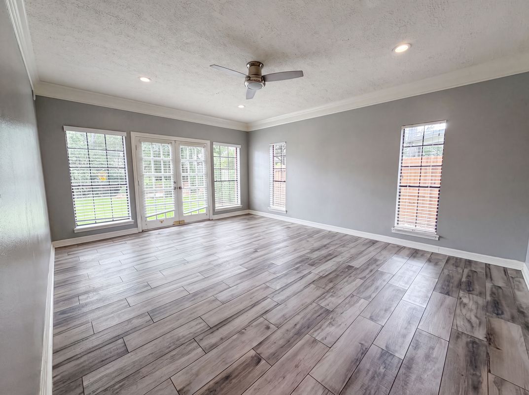Photo 8 of 27 of 6127 Willowcrest Ct, Spring, TX