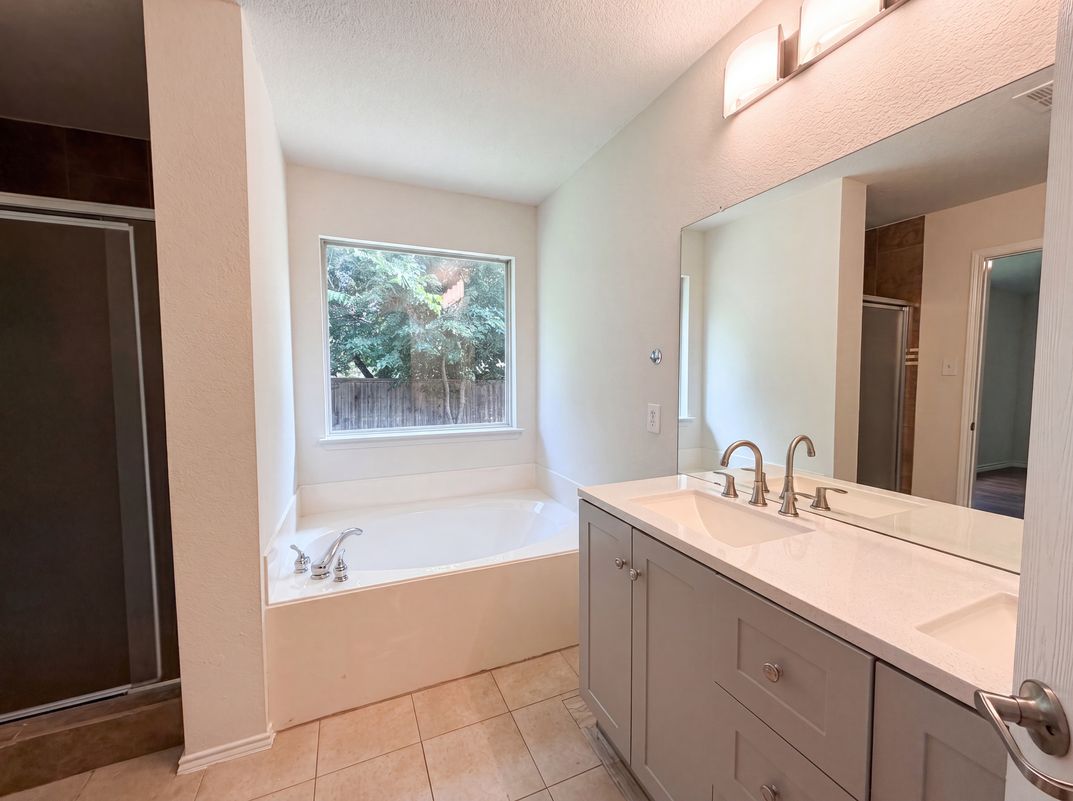 Photo 13 of 19 of 2324 Glenhaven Dr, McKinney, TX