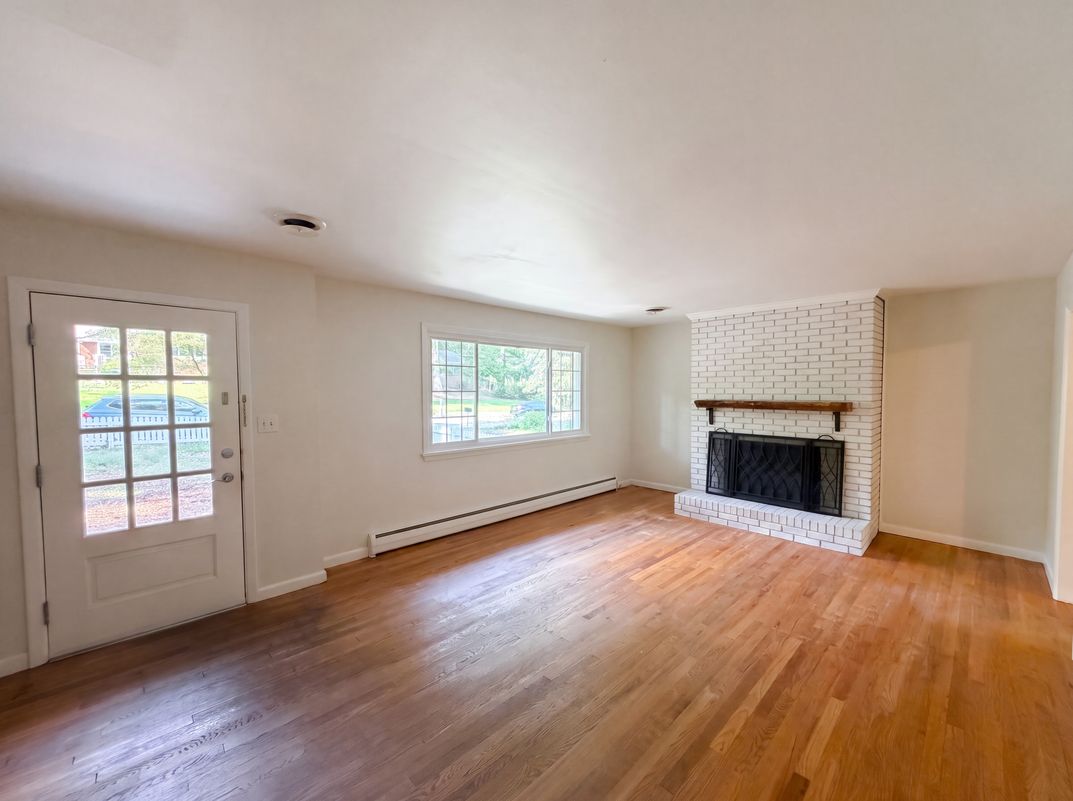 Photo 3 of 17 of 810 Beaver Dam Rd, Raleigh, NC