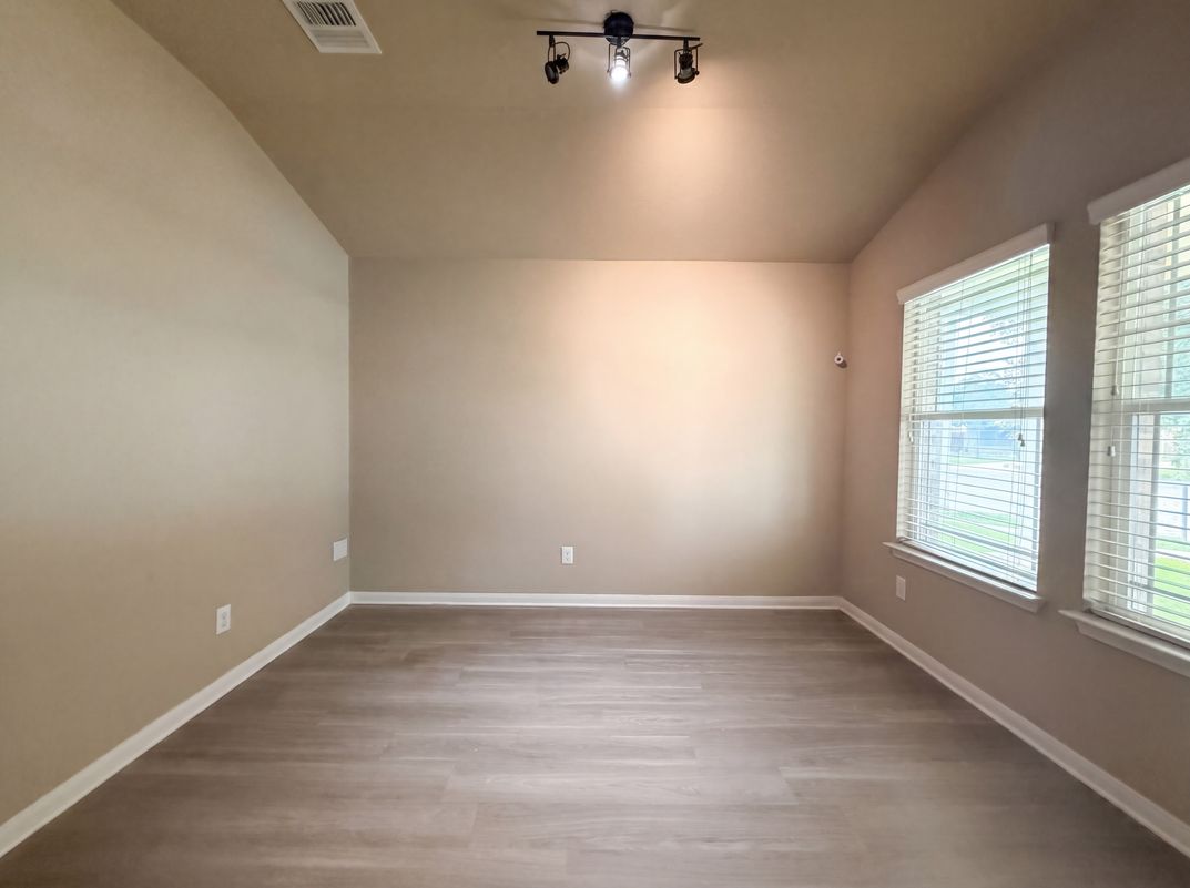 Photo 9 of 16 of 789 Wolfeton Way, New Braunfels, TX