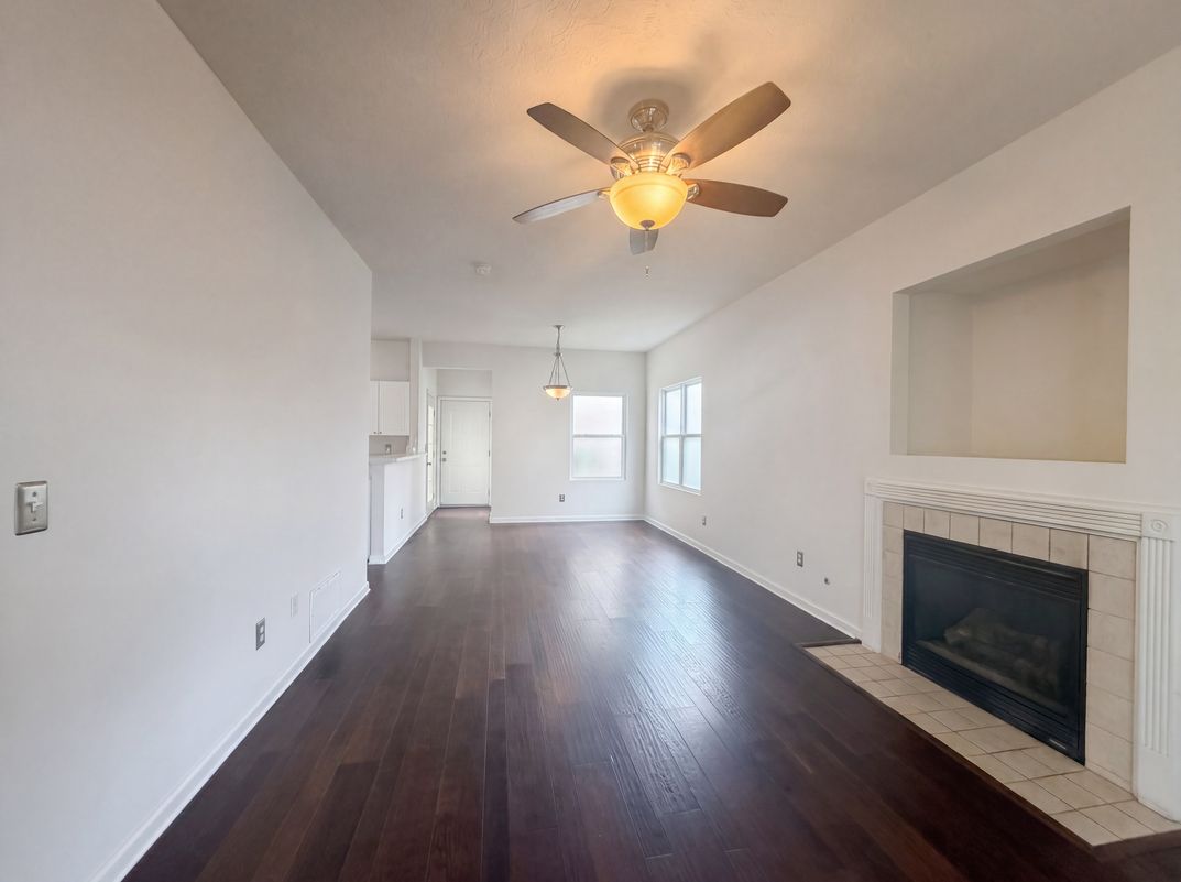 Property photo 3 of 825 Summerville Dr