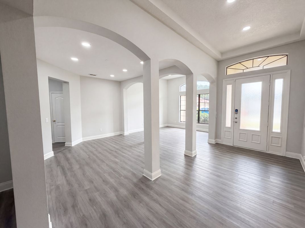 Photo 10 of 26 of 216 Blue Crystal Dr, Deland, FL