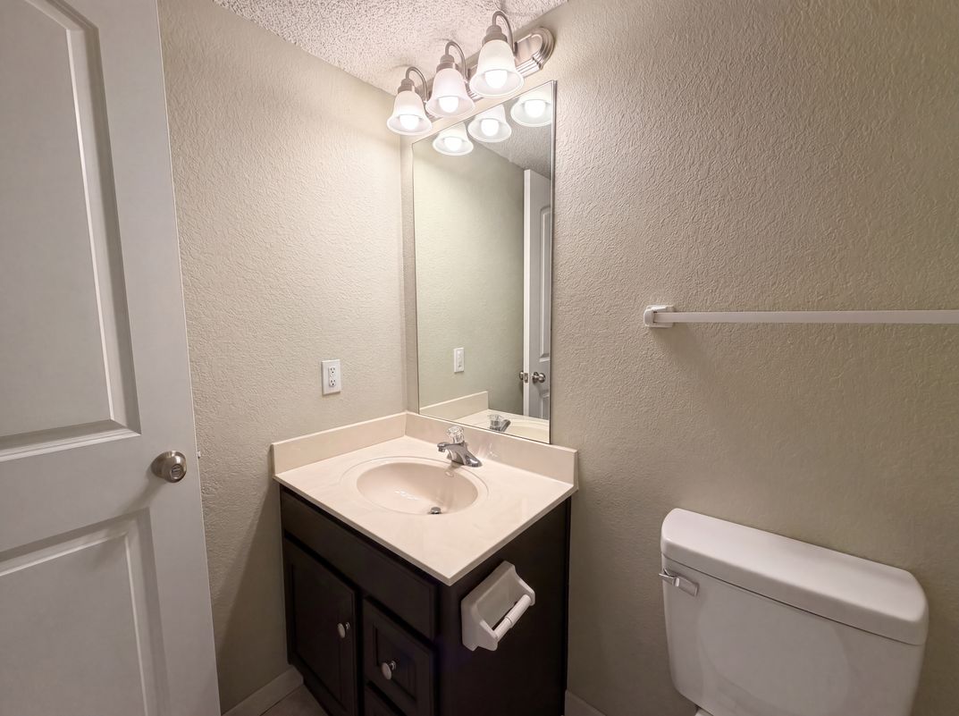 Photo 6 of 18 of 10559 E 46th Ter, Kansas City, MO