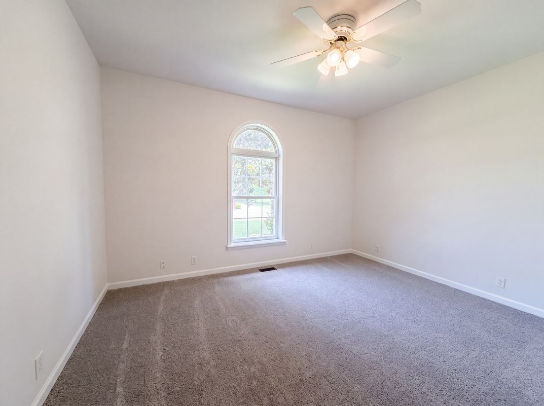 Photo 12 of 24 of 1727 Joben Dr, Murfreesboro, TN