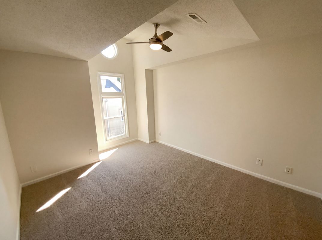 Photo 10 of 15 of 1101 E Morehead St, Charlotte, NC