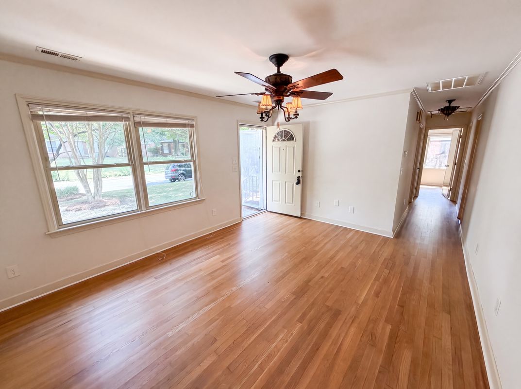 Photo 3 of 23 of 713 Ridgedale Ct, Charlotte, NC