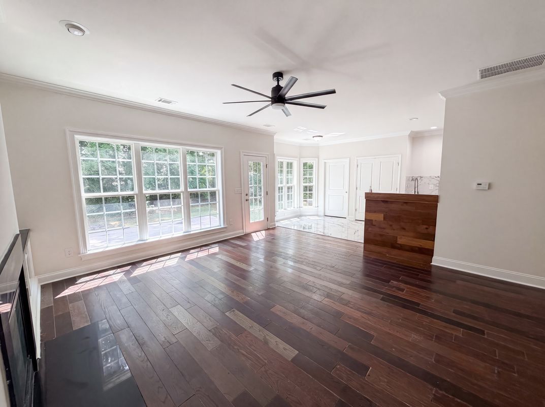 Photo 8 of 23 of 6420 Torrence Trace Dr, Huntersville, NC