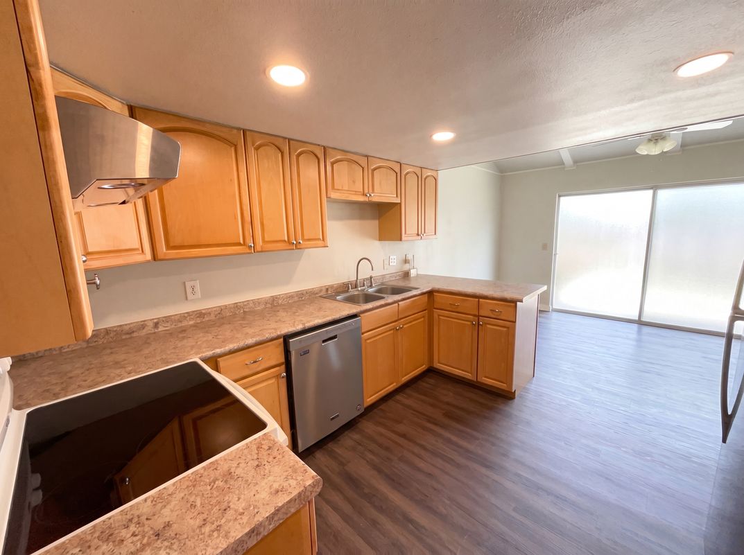 Photo 10 of 19 of 1154 S Ellison Dr, San Antonio, TX