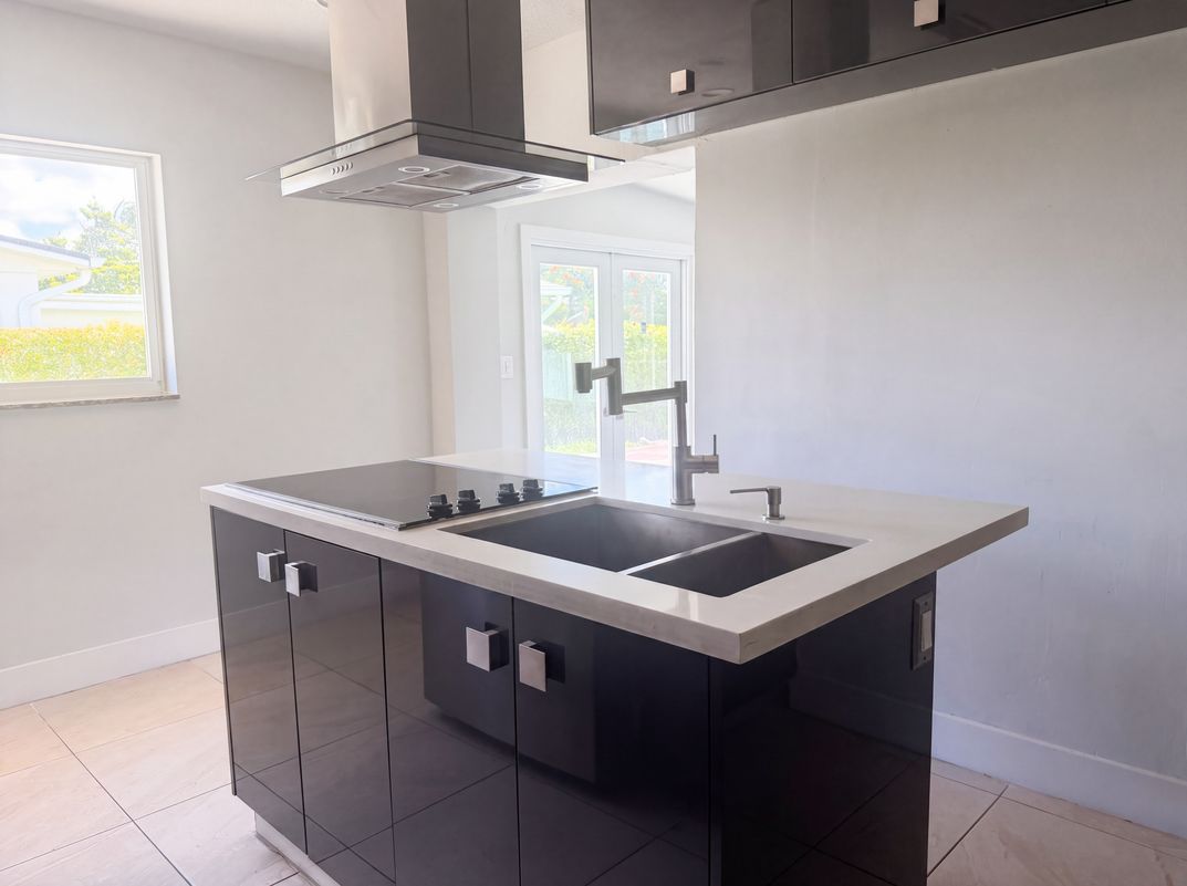 Photo 6 of 22 of 6200 SW 109th Ave, Miami, FL