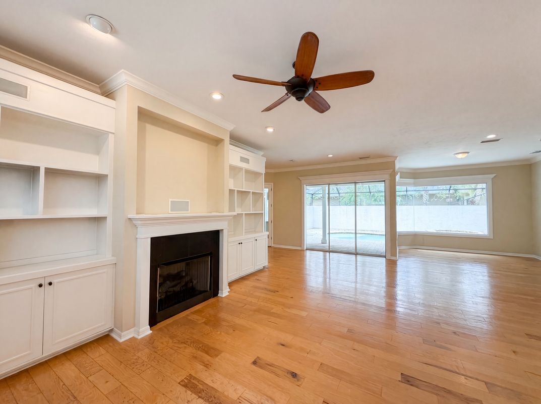 Photo 8 of 33 of 13478 NW 9th Rd, Newberry, FL