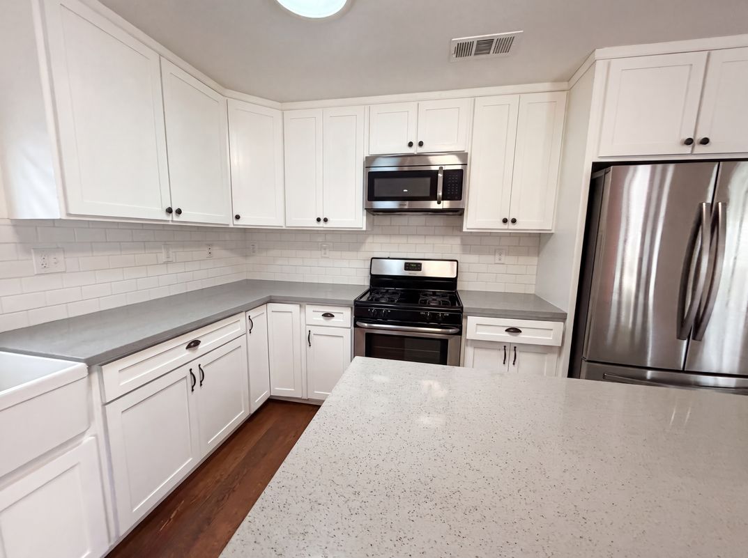 Photo 8 of 22 of 1138 S St Andrews Pl, Los Angeles, CA