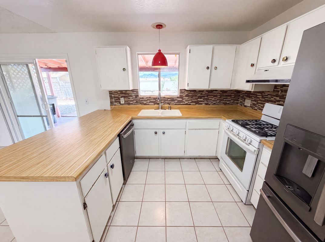 Photo 10 of 19 of 7949 E Manitoba Pl, Tucson, AZ