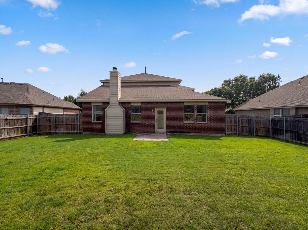 Photo 5 of 19 of 1310 Canyon Creek Rd, Wylie, TX