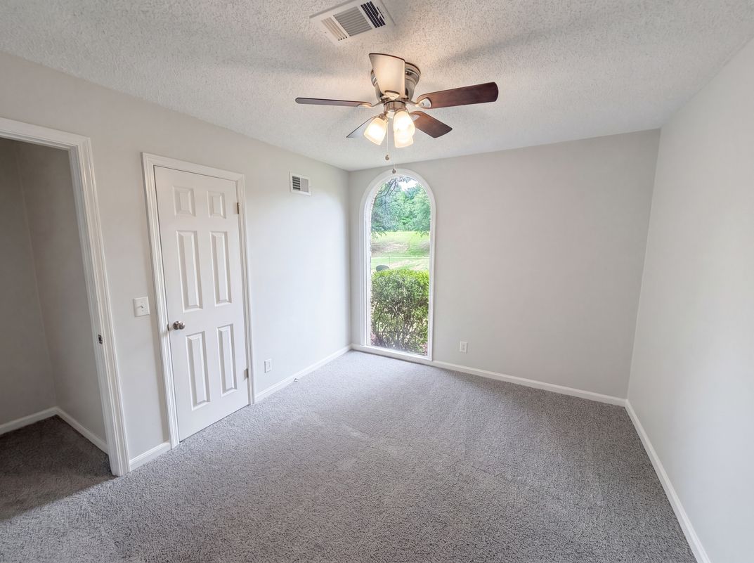 Photo 15 of 22 of 1820 Chantilly Dr, Columbia, SC