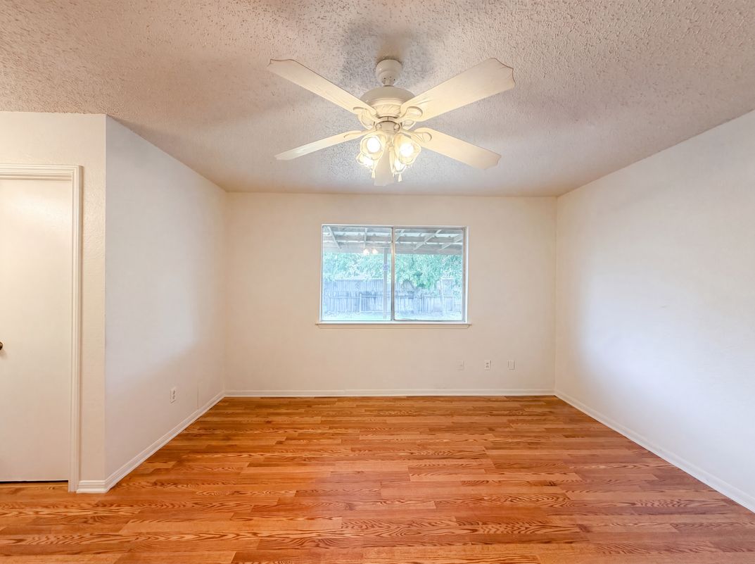 Photo 8 of 16 of 1803 Frontier Trl, Round Rock, TX