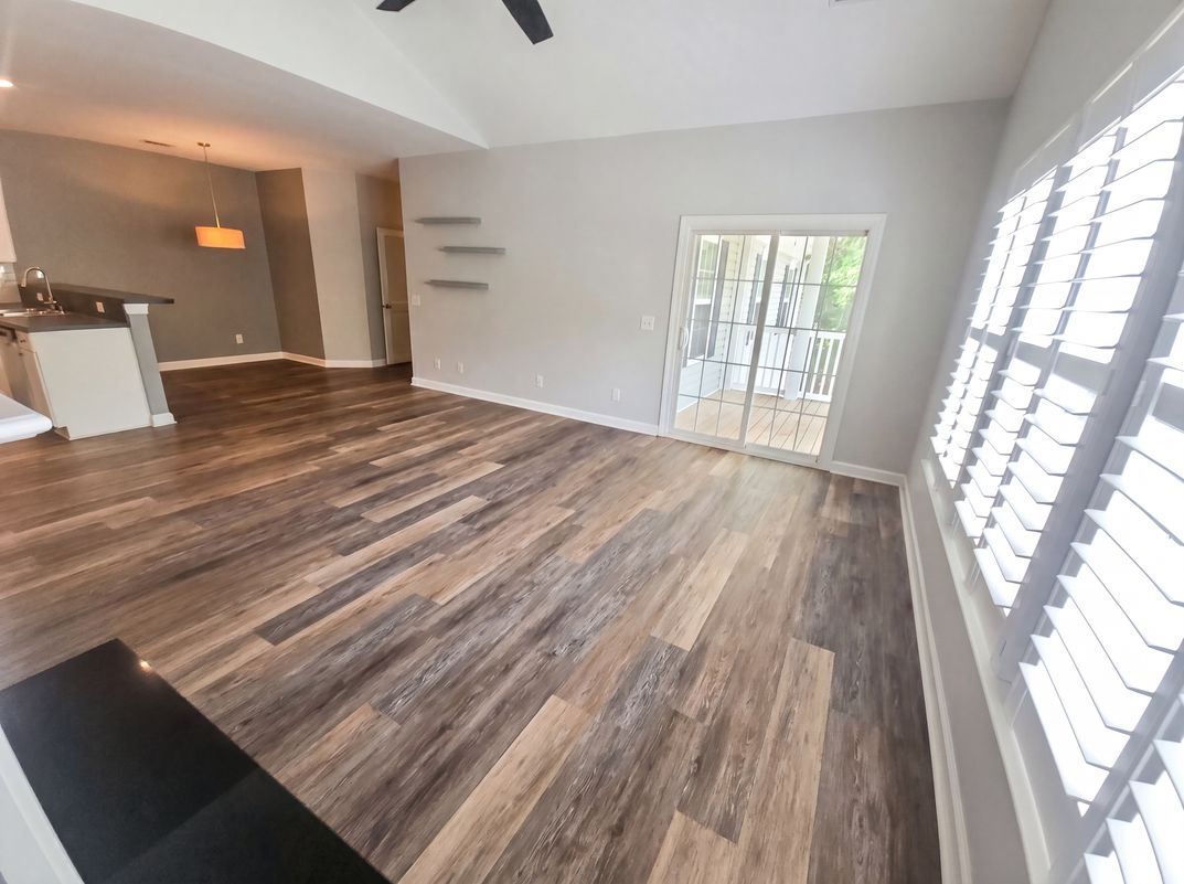 Photo 6 of 17 of 906 W Marymont Ln, Charleston, SC