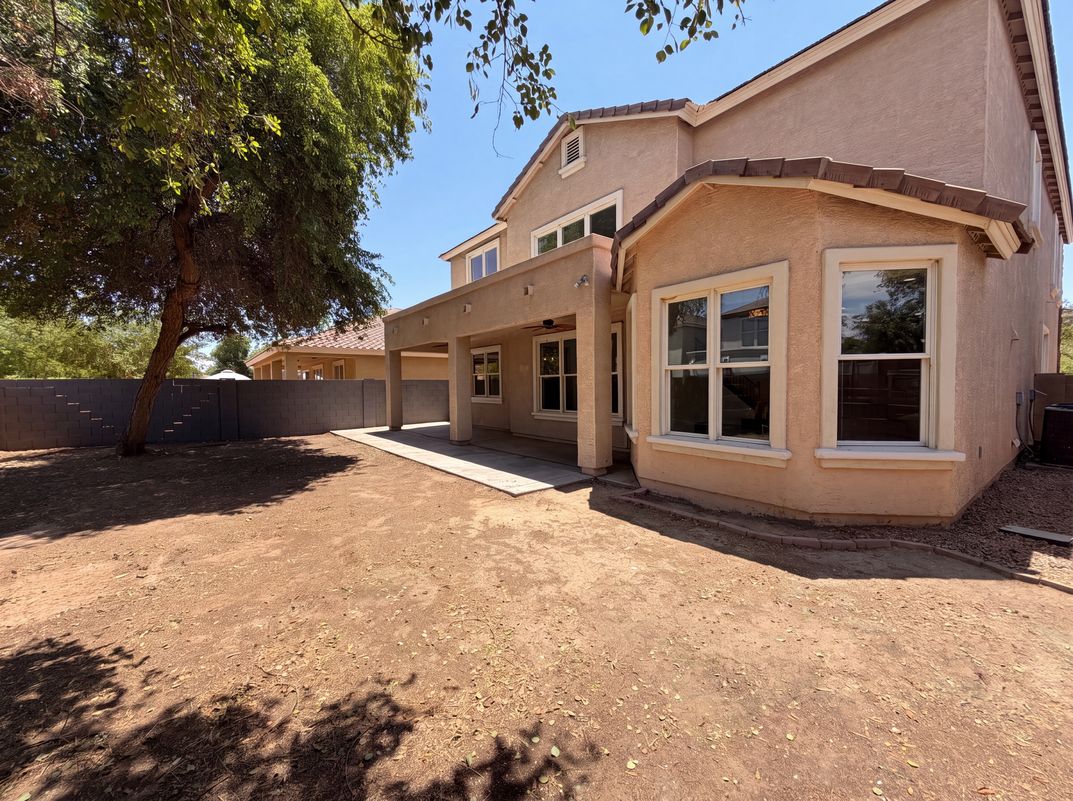 Photo 5 of 46 of 4118 W Saint Anne Ave, Phoenix, AZ