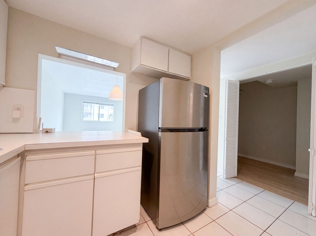 Photo 13 of 17 of 200 Galen Dr, Key Biscayne, FL