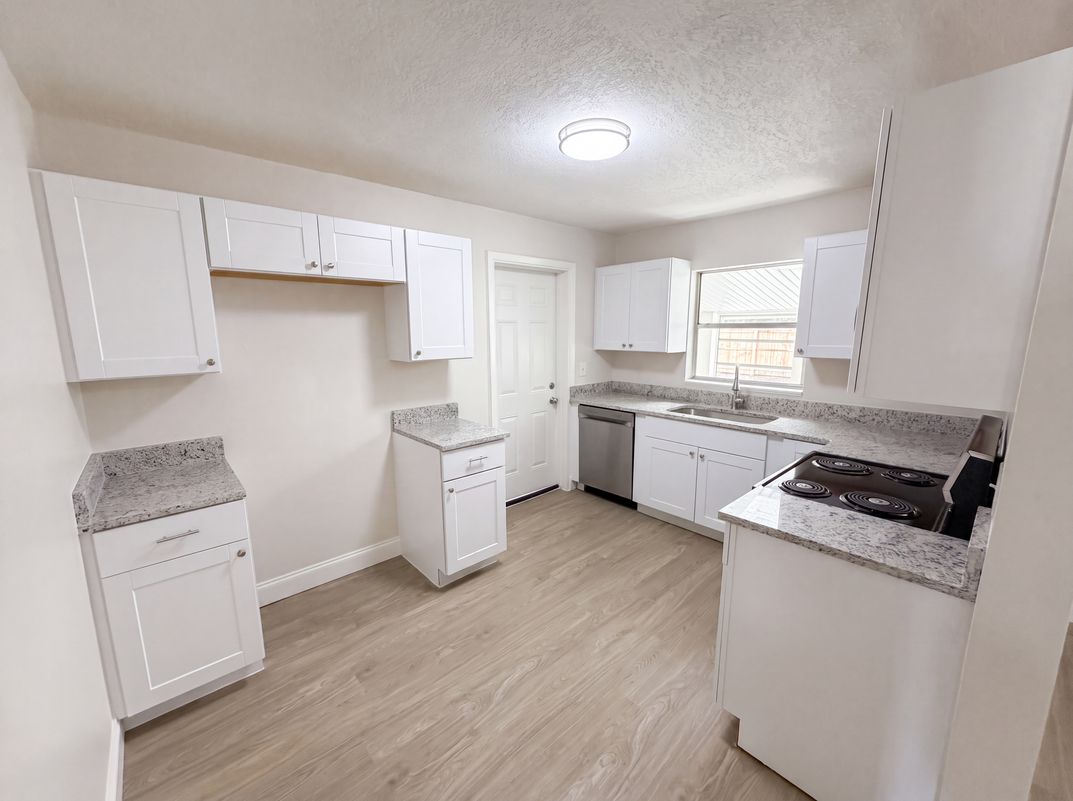 Photo 7 of 23 of 585 Hewett Dr, Orlando, FL