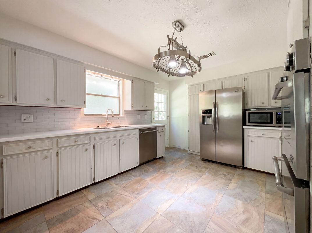 Photo 2 of 21 of 241 Greenbriar Dr, Livingston, TX