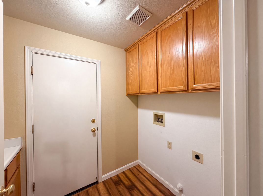 Photo 24 of 44 of 5344 Swindon Rd, Rocklin, CA
