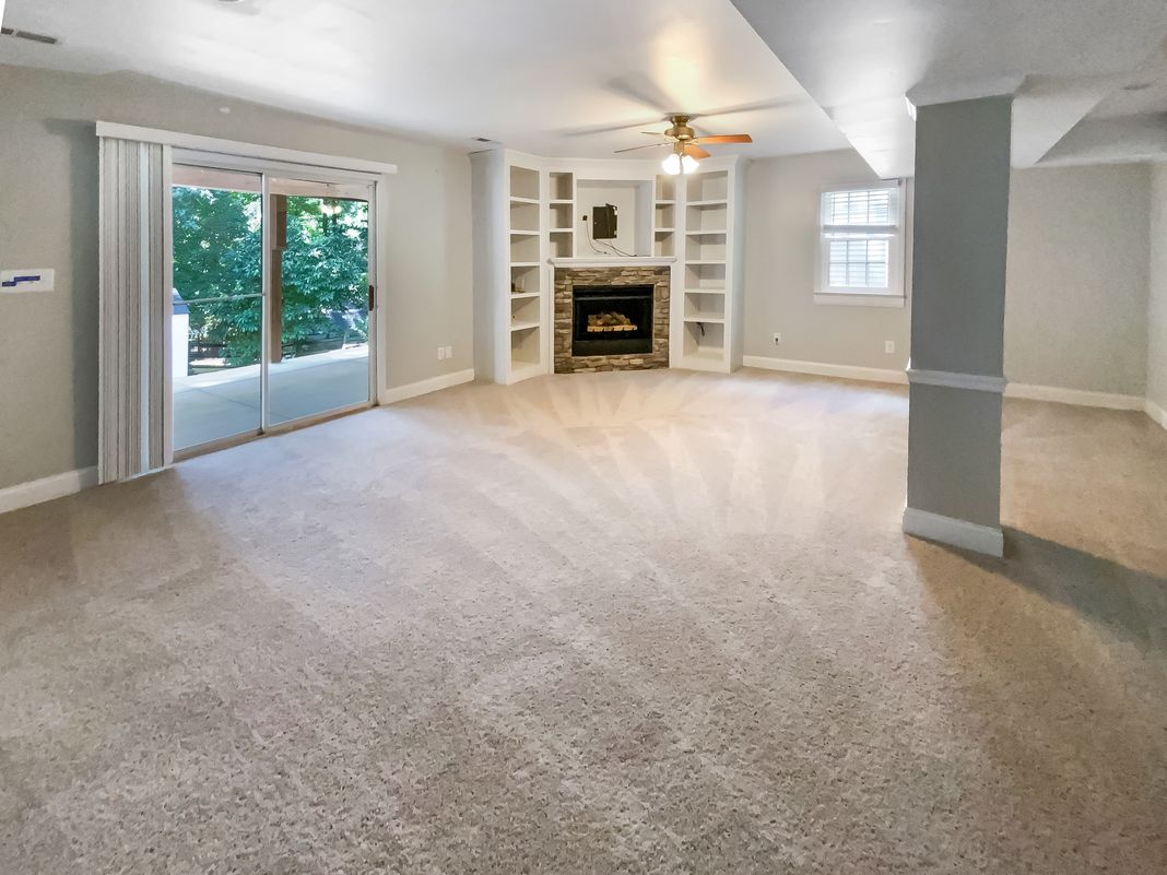 Photo 18 of 24 of 8806 Glenside St, Huntersville, NC