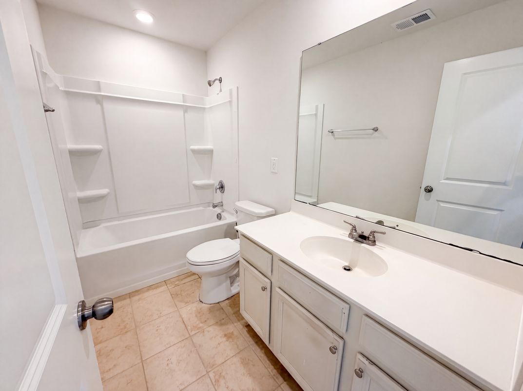 Photo 15 of 21 of 747 Redbud Ln, Summerville, SC