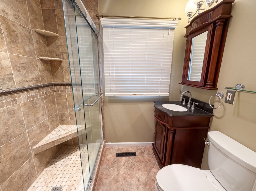 Photo 11 of 22 of 3512 Majestic Ln, Bowie, MD