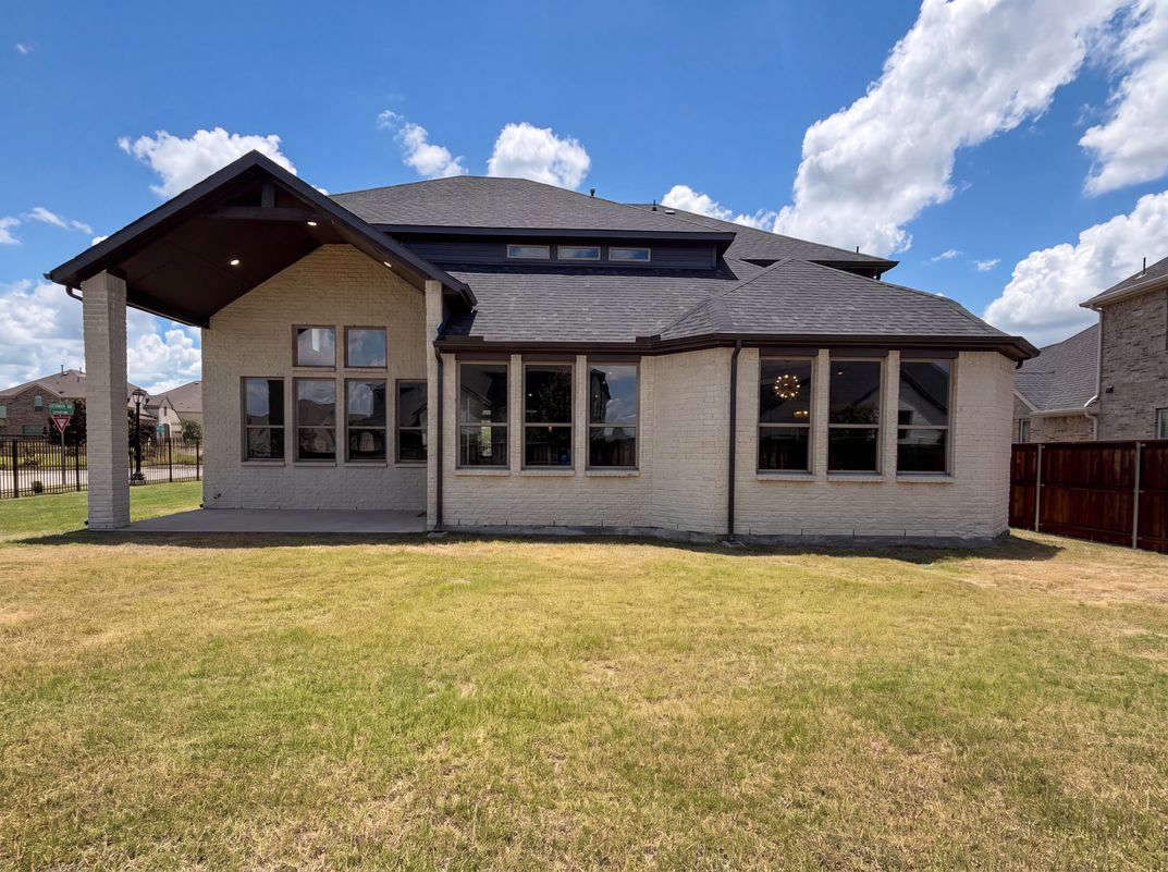 Photo 5 of 26 of 7592 Sanctuary Dr, Frisco, TX