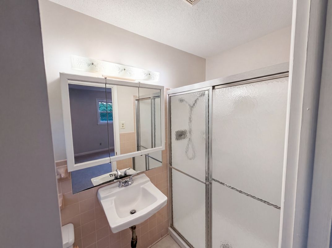 Photo 13 of 19 of 128 Greenview Dr, Kannapolis, NC