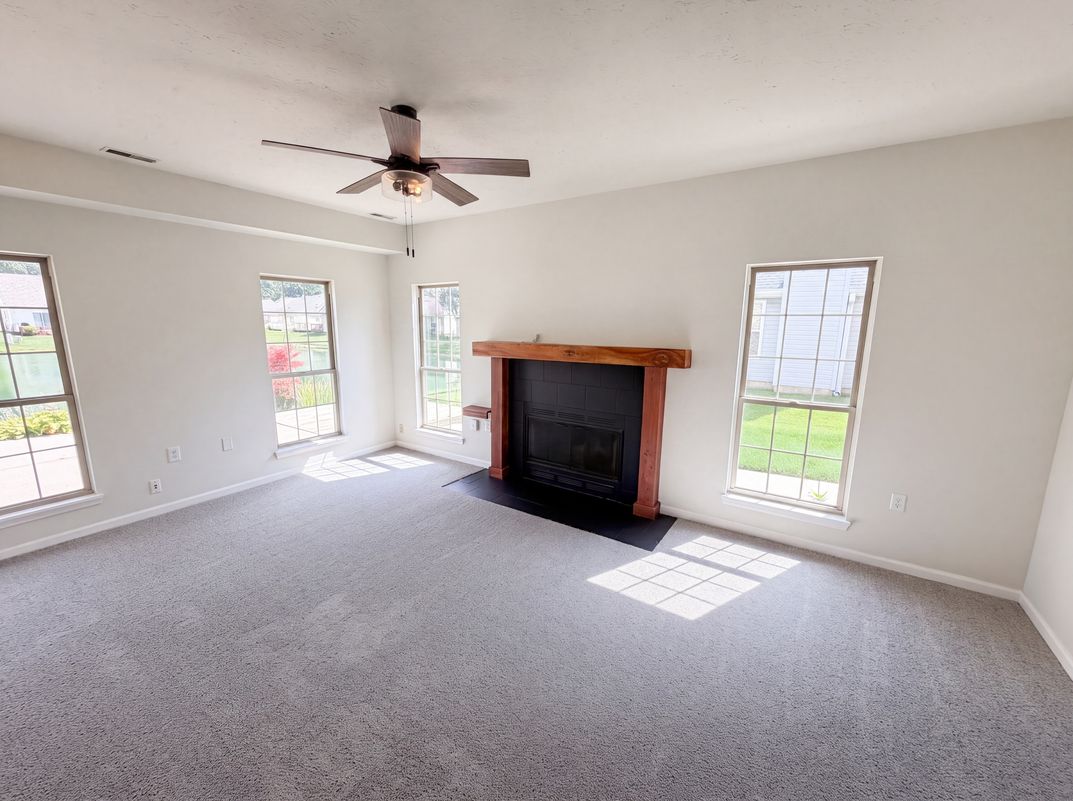 Photo 10 of 29 of 828 Claiborne Ln, Lebanon, IN
