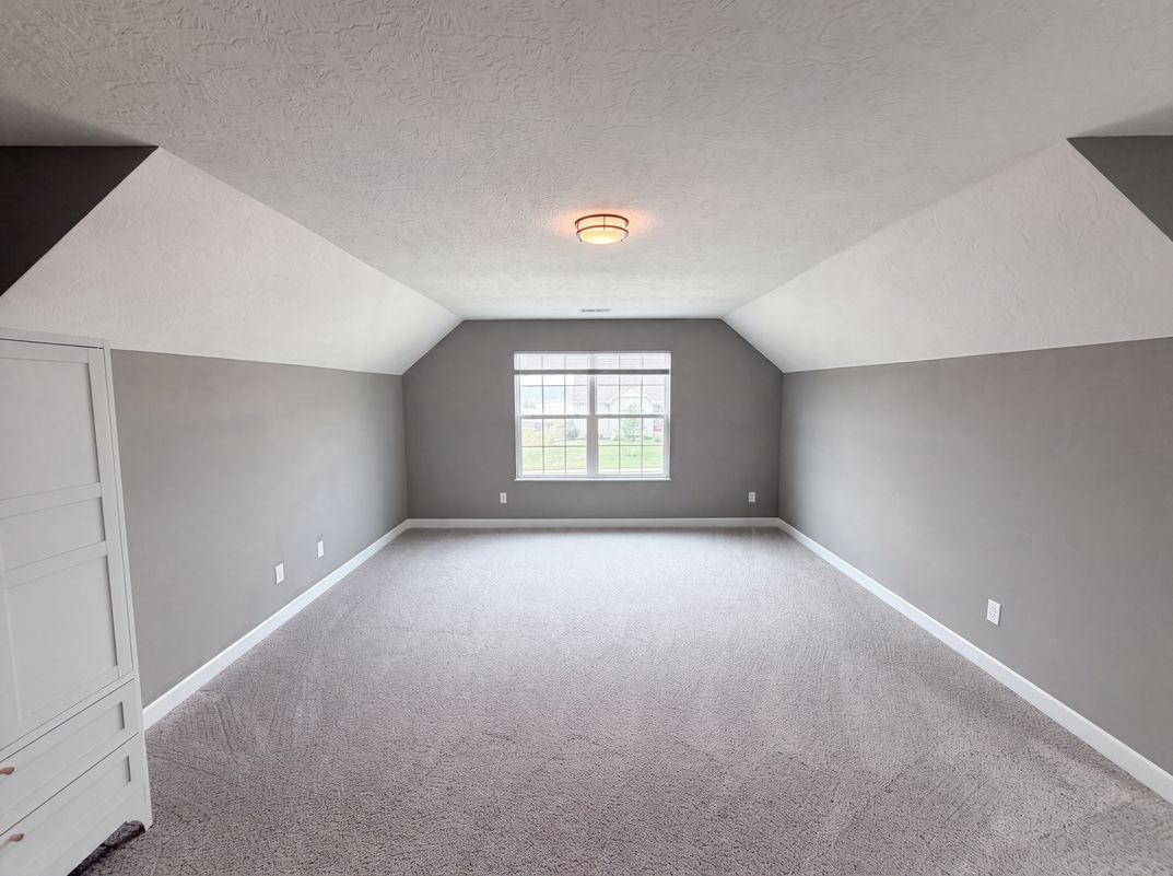 Photo 4 of 38 of 10060 New California Dr, Plain City, OH