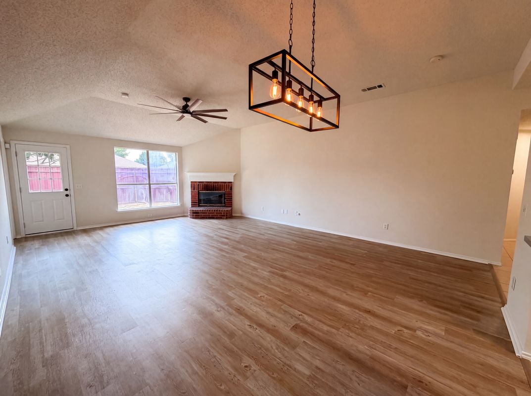 Photo 5 of 16 of 405 Kathy Ln, Wylie, TX