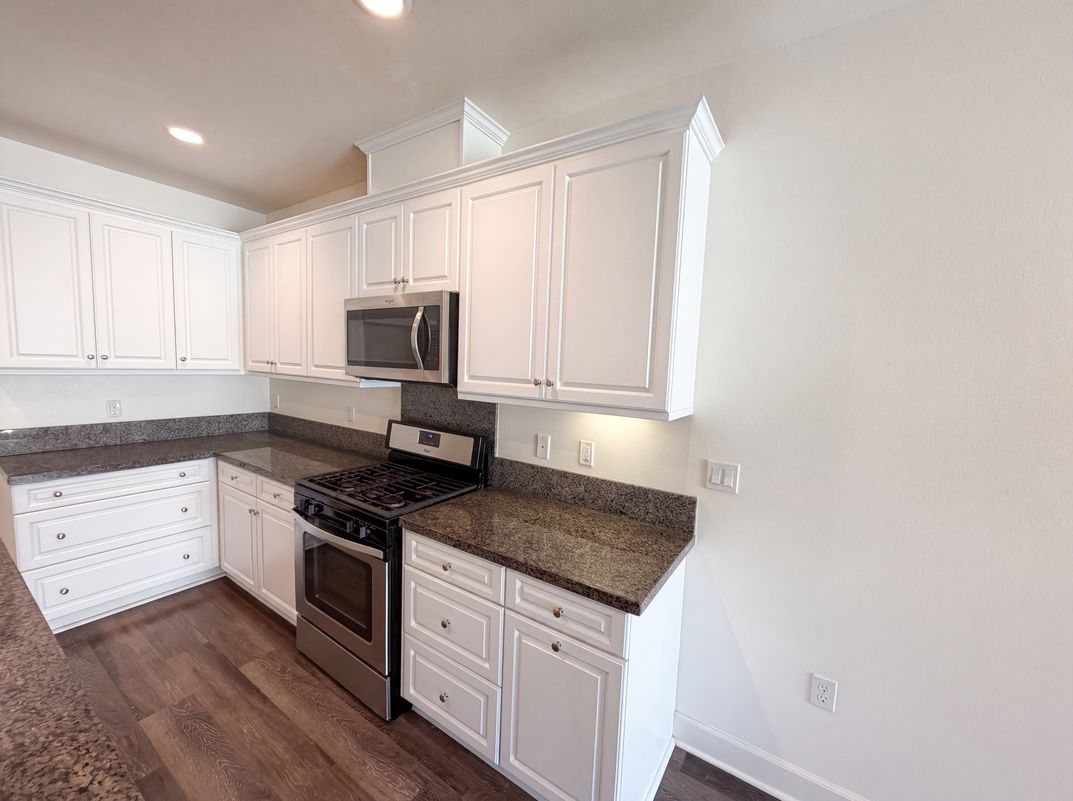 Photo 6 of 28 of 3120 E Yountville Dr, Ontario, CA