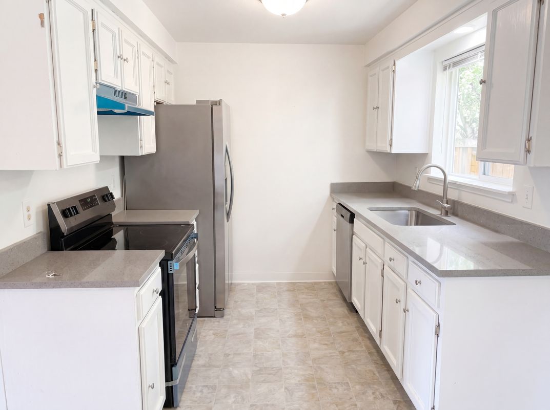 Photo 2 of 36 of 4927 Trade Wind Ave N, Keizer, OR