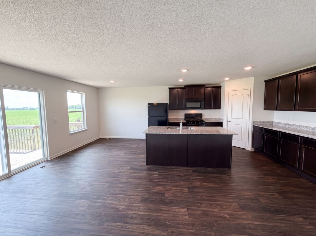 Photo 7 of 20 of 19149 Engle Wood Dr, Big Lake, MN