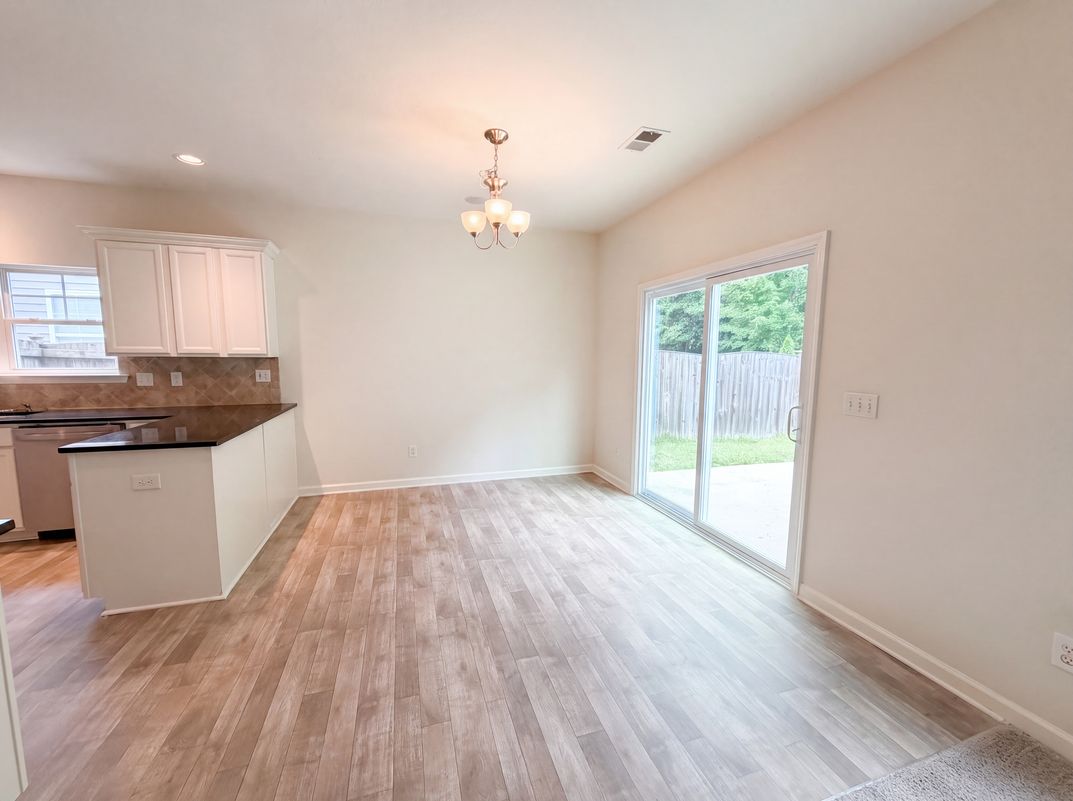 Photo 8 of 28 of 407 Westmoreland Rd, Columbia, SC