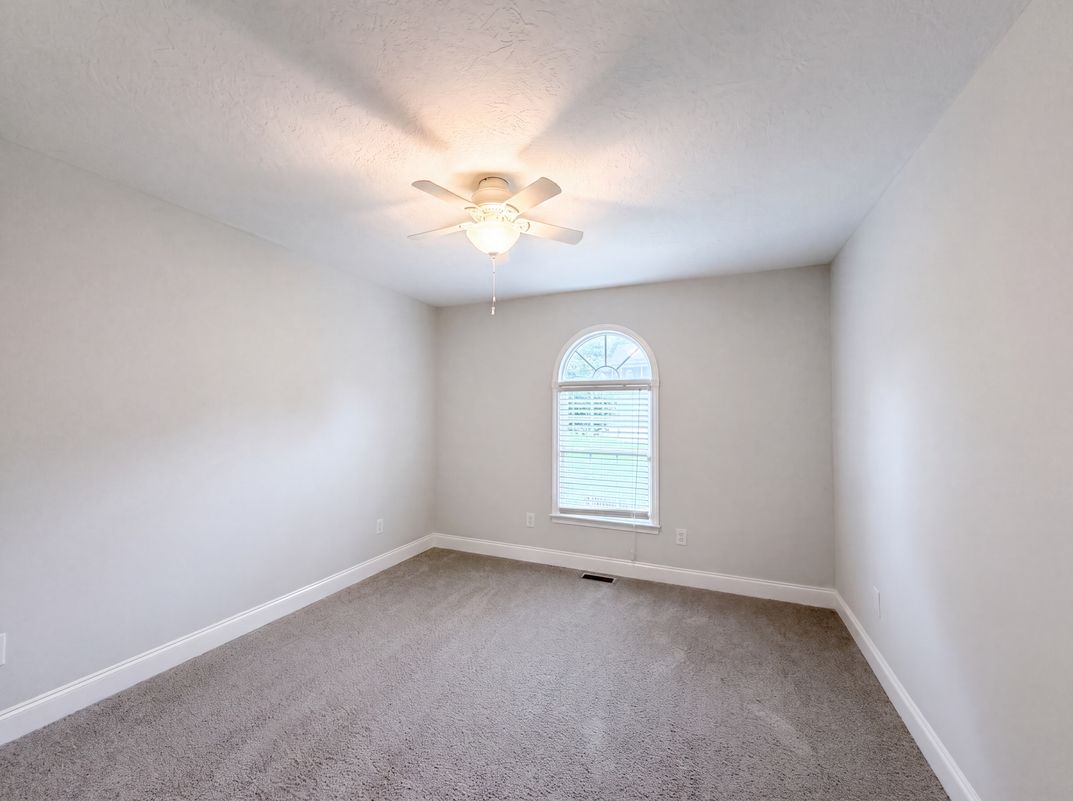 Photo 8 of 21 of 106 Millbranch Ln, Statesville, NC