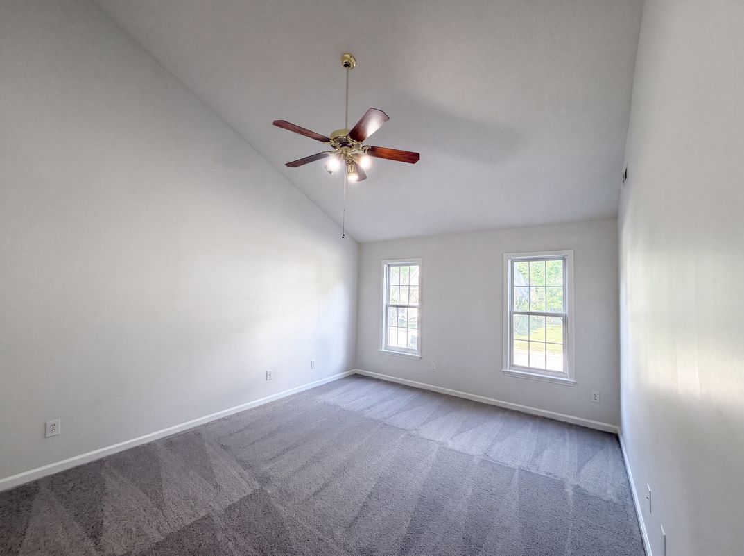 Photo 4 of 17 of 6113 Remington Lake Dr, Raleigh, NC